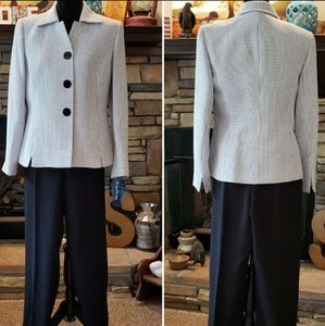 Evan Picone Classy Ladies  Pantsuit NWT